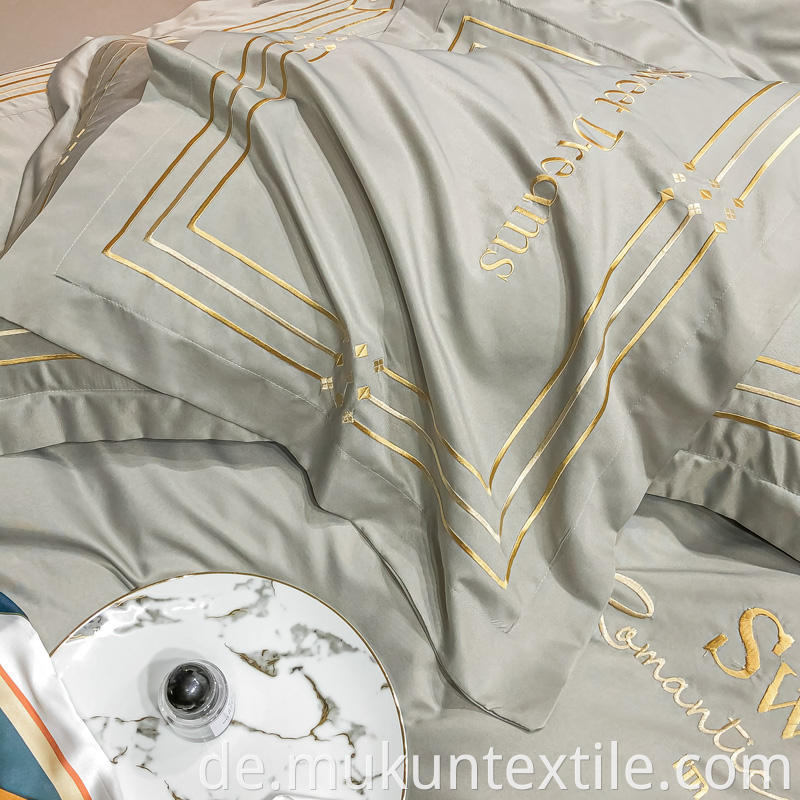  Cotton Embroidery Bedding Set